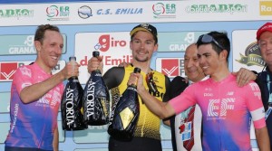 Giro de Emilia 2019 podio champan